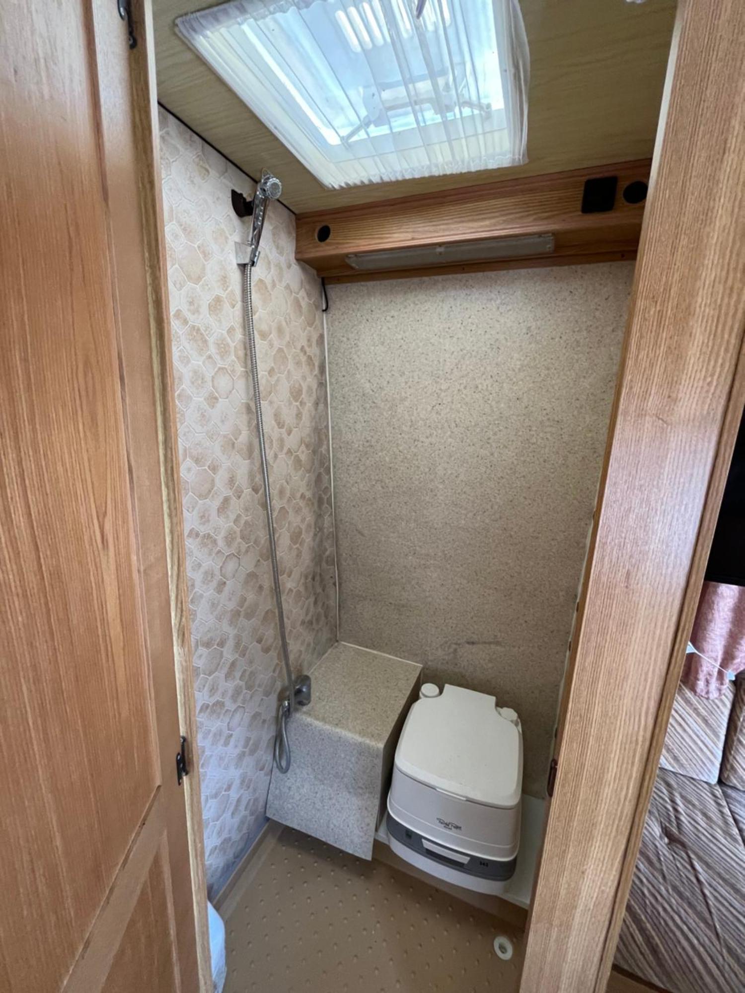 Karavan Тахов Экстерьер фото